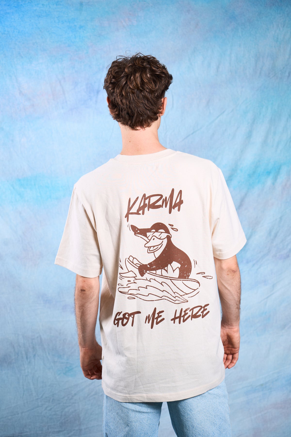 camiseta oversize streetwear unisex 215 GSM detalle diseño The Penguin Crew
